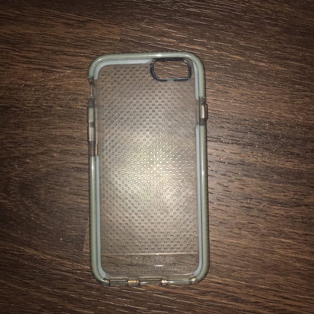 Tech 21 iPhone 6/6s case